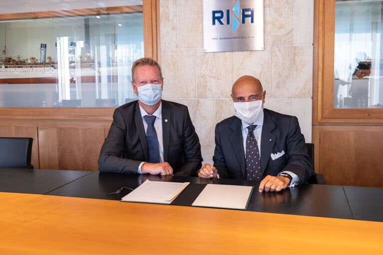 A picture of Ugo Salerno from RINA and Lars Riisberg CEO of RINA Digital Solutions
